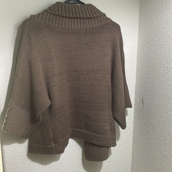 2B Bebe Cardigan Women’s small brown Short Sleeve Rolled sweater - Picture 3 of 4